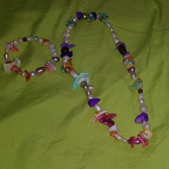 Surprise Jewelery Bundle set - Picture 2 of 4